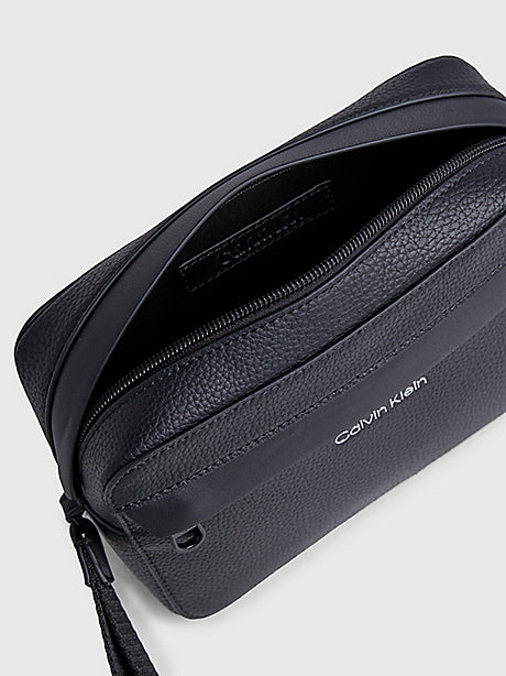 Calvin Klein pochette