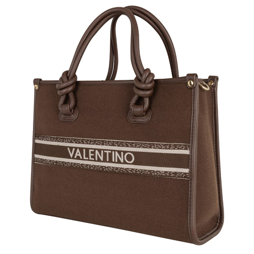 Valentino Winter aella