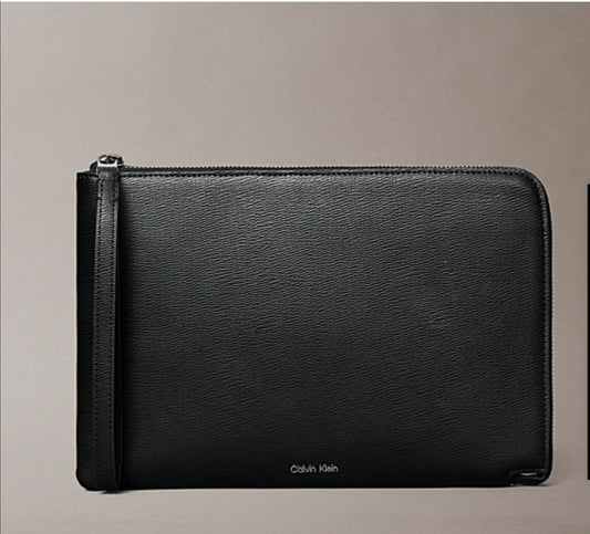 Calvin Klein pochette